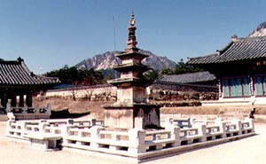 鳳岩寺三層石塔
