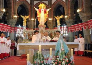 （圖）聖母升天節金主教主持大禮彌撒
