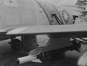 掛載 AIM-9B 的 F-86