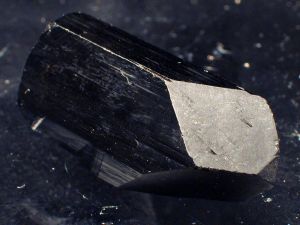 大晶體電氣石
