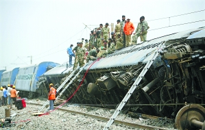 2010年5月28日，印度警方證實，印度東部當天發生的旅客列車脫軌事故是納薩爾派反政府武裝所為。