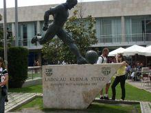 巴薩歷史上唯一一座為球員樹立的雕像