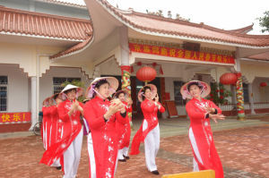 京族民眾歌舞慶新年