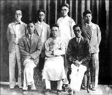 1920年代在北京求學的張我軍(中坐者)