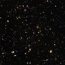 哈勃超深空場描繪了遠古時代的星系圖景，根據大爆炸理論，它們處於一個更年輕、更緻密且更熾熱的宇宙。