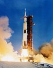 （圖）裝載著阿波羅11號的土星5號（1969年7月16日）