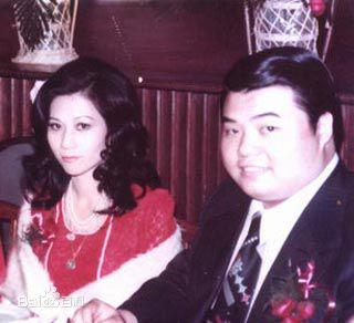 1976年1月溫世仁與呂峟萱結婚