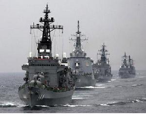 日本海上自衛隊進行海上分列式