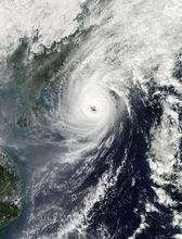 強颱風羅莎 衛星雲圖