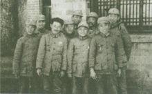 1938年，周桓（左起）在中共六屆六中全會