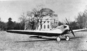單翼教練機（設計者：殷文友、張捷遷）1936年攝