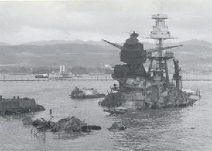 被擊沉的亞利桑那號戰列艦