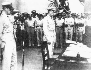 1945年9月2日在密蘇里號上舉行日本投降儀式