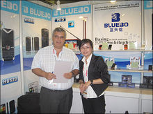 藍天信在國外手機展會