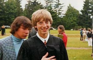 18歲的蓋茨在湖濱中學的畢業典禮