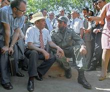 勃列日涅夫（中左）與古巴領導人卡斯楚