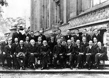 1927年愛因斯坦等參加第五屆索爾維會議