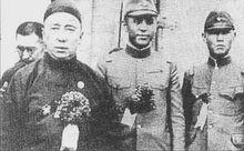 一心夢想“獨立”的內蒙古王公德王(左)