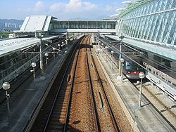 （圖）欣澳站的1號（右）及2號月台