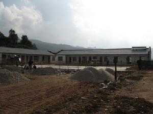（圖）建設中的茶廠廠房 