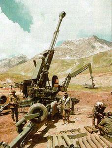 在克什米爾地區作戰的印度陸軍FH-77B 155毫米榴彈炮