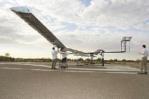 英國研製的無人太陽能飛機。（