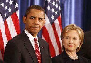 美外交確立“歐巴馬主義”——圖為：歐巴馬和希拉蕊