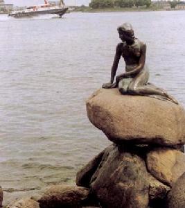 丹麥人魚雕像