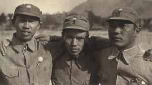 （圖）1939年，王平（左）、朱良才（中）、陳漫遠 