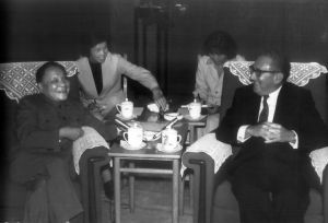 1982年9月30日，鄧小平在北京會見美國前國務卿亨利·基辛格博士