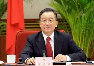 中國總理溫家寶25日在杜尚別出席上海合作組織成員國第九次總理會議。他建議上合組織深化財金合作，研究成立上海合作組織開發銀行，探討共同出資、共同受益的新方式；擴大本幣結算合作，促進區域經貿往來。
