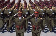 1988年10月1日87式軍服正式裝備全軍部隊。