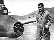 克拉克·蓋博上尉，1943年。克拉克·蓋博：少校。轟炸機觀察員 - 機槍手。奧斯卡最佳男主角獎得獎演員。