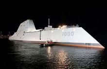 巴斯鋼鐵造船廠的船塢駛出的朱姆沃爾特號