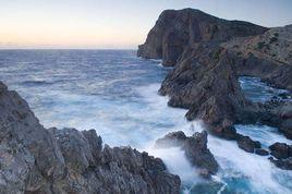 斷塊山海岸 斷塊山海岸