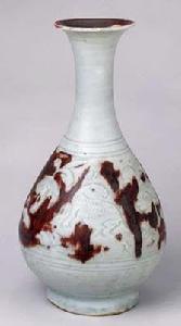 元釉里紅劃花兔紋玉壺春瓶 元釉里紅劃花兔紋玉壺春瓶