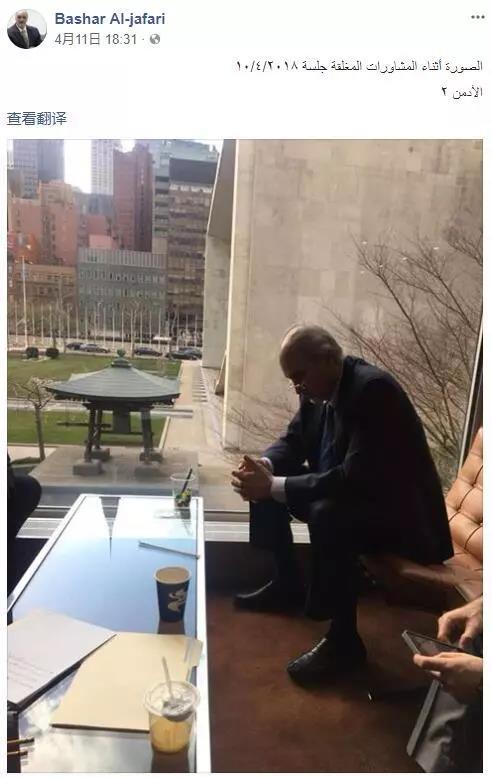 這張別國外交官的照片，深深戳中了中國人的痛處