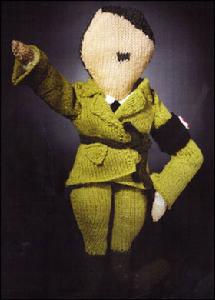 玩具設計者推出希特勒編織玩偶