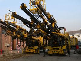 鑿岩台車 鑿岩台車