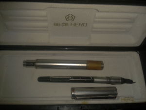 英雄鋼筆