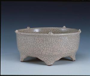 南宋哥窯五足洗 南宋哥窯五足洗