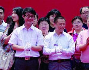 趙南錫總經理(左)、紀森董事長(右)