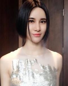 老何[中國內地女歌手]