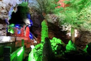 浮戲山雪花洞風景名勝區