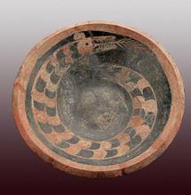 彩繪龍紋陶盤 彩繪龍紋陶盤