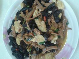 黃花菜木耳炒雞蛋 黃花菜木耳炒雞蛋