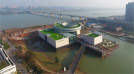 李自健美術館 李自健美術館