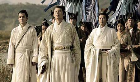 秦始皇在殿上被刺客追殺 御醫扔一物救駕獲賞4000兩黃金