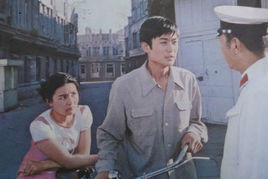 新笑比哭好 新笑比哭好