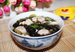 肉丸紫菜蛋花湯 肉丸紫菜蛋花湯
